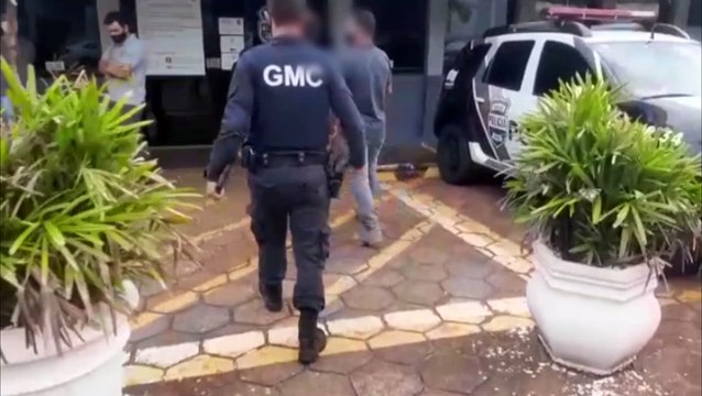 Mulher suspeita de ser autora de facadas que deixou homem ferido na Rua da Bandeira é levada a 15ª SDP