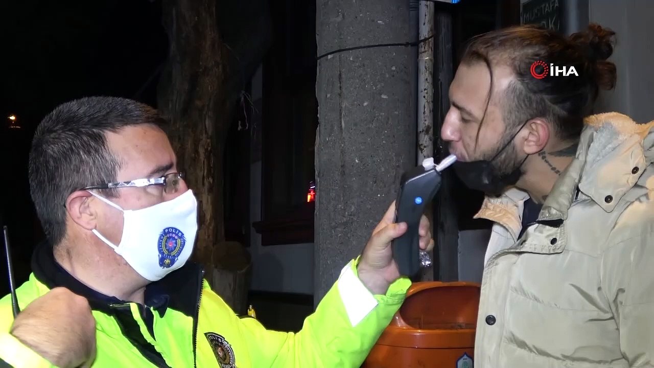 Kısıtlamayı İhlal Eden Şahıs Yakalanınca Suçu Arkadaşına Attı Bu Dallama Yüzünden Dışarıdayız''