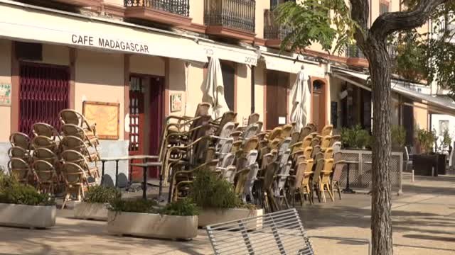 Varias comunidades implantan más restricciones ante el aumento de casos de COVID-19