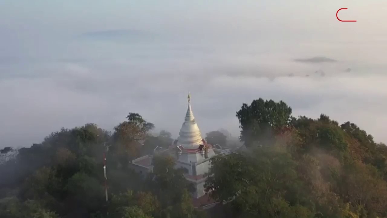 ชมทะเลหมอกบน 'วัดพระธาตุผาเงา