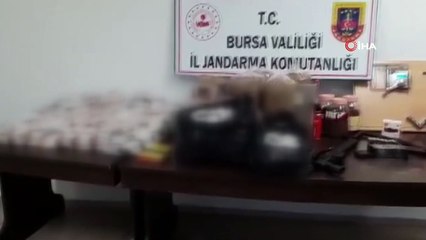 Bursa'da kaçak sigara operasyonu: 2 gözaltı