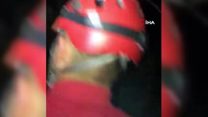 Fethiye'de çıktığı kayalıkta mahsur kalan İsviçreli turisti JAK ve AKUT kurtardı