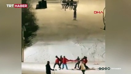 ABD’de kayakçı havada asılı kaldı