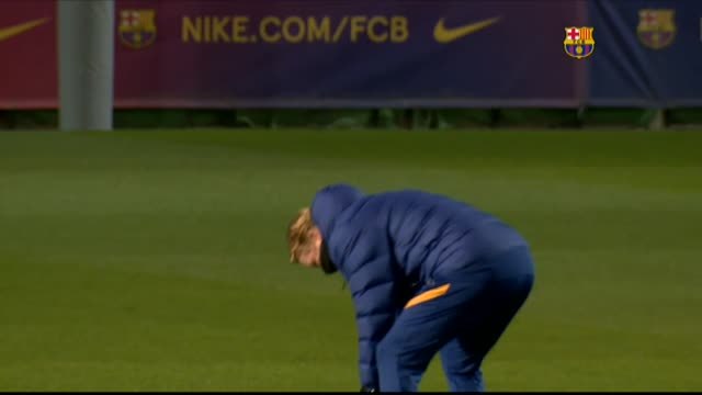 Último entrenamiento del Barcelona antes de su visita a San Mamés