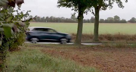 Le SUV sept places Peugeot 5008 s'offre une calandre sans cadre