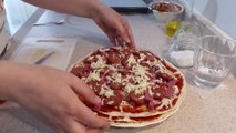 Lavaş Pizza Nasıl Yapılır? | Pratik Pizza Tarifi Teaser | Feridelinko Teaser