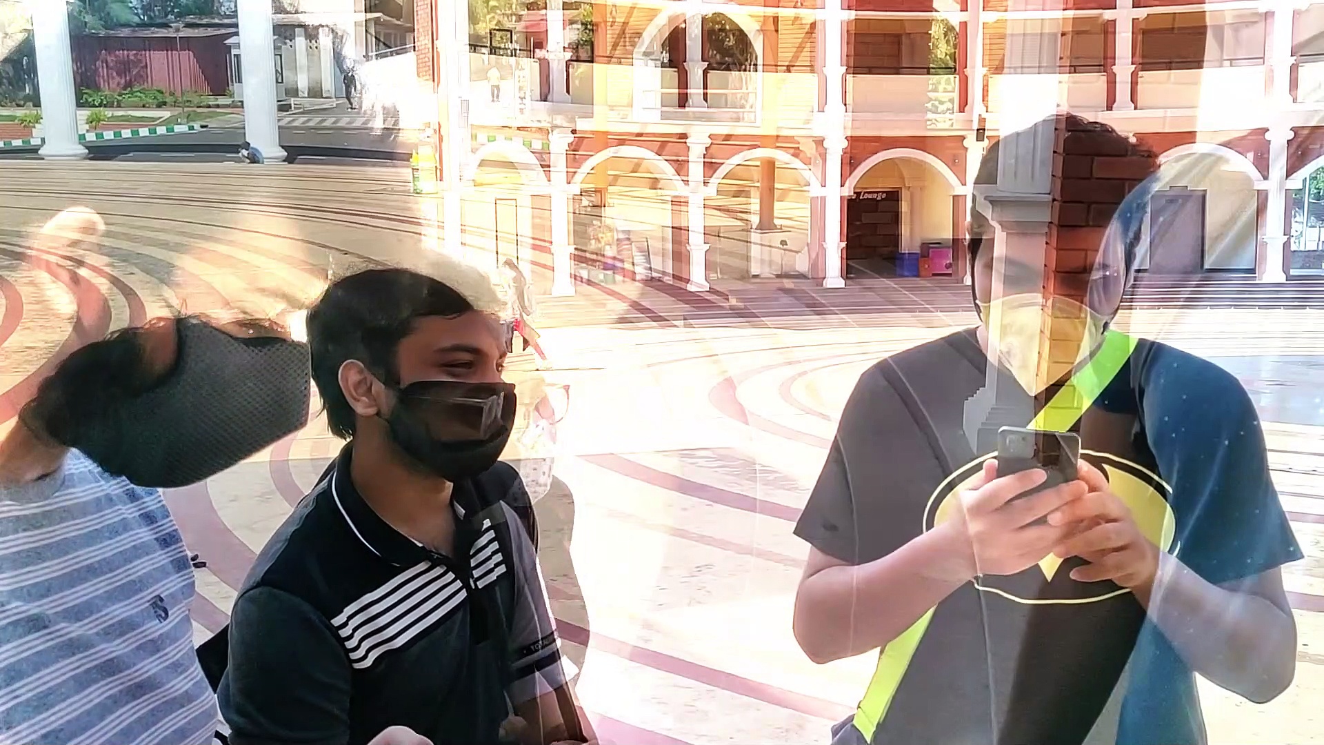 VLOGS