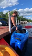 Amateur Kayaker Gets His Jeans Wet
