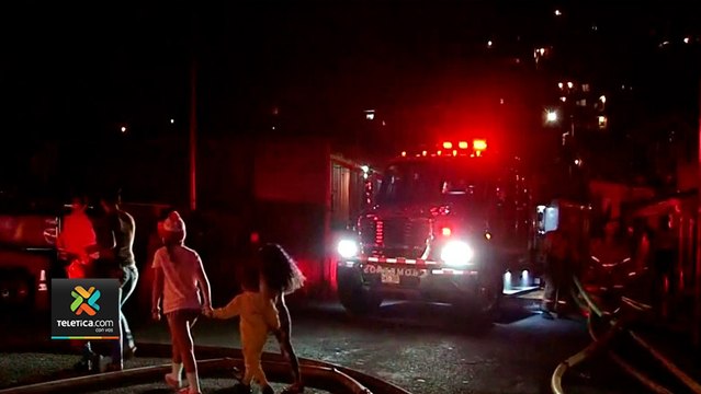 incendio afecta varias viviendas en tirrases de curridabat