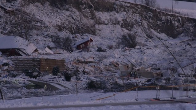 Rescuers continue search for survivors nearly a week after landslide