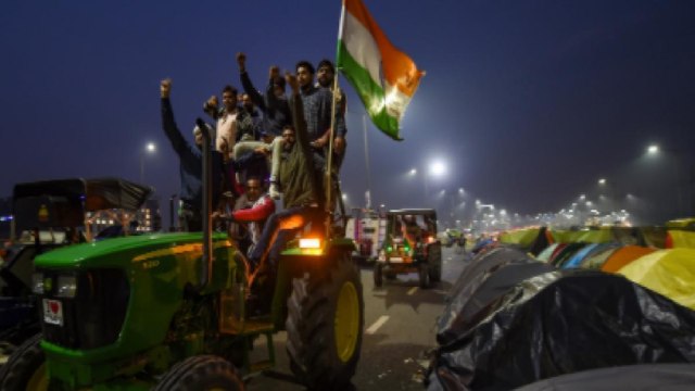 Will hold tractor parade in Delhi, say protesting farmers