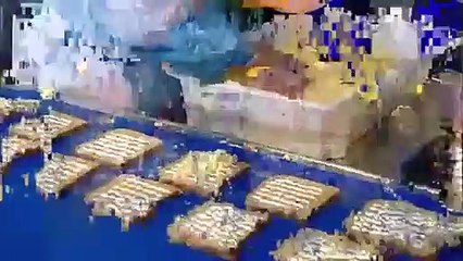 How Its Made - 883 Pre-Packaged Sandwiches