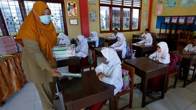 Nadiem Makarim Pastikan Formasi CPNS Guru Tetap Ada