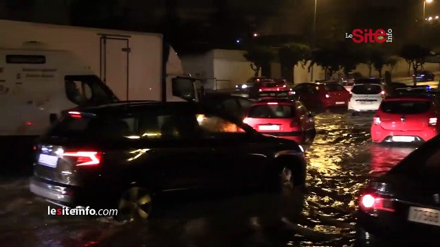 مياه الأمطار تغمر شوارع الدار البيضاء وتفضح هشاشة البنيات التحتية