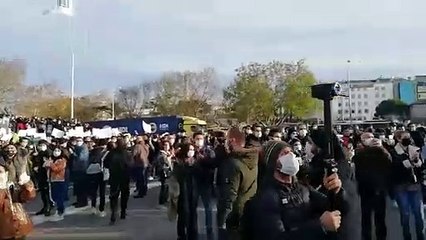 Kadıköy'de binlerce öğrenci Melih Bulu'yu protesto etti