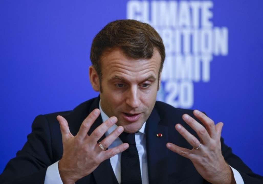 “Nous sommes ridicules ! Le syndrome de Mauricette, ça suffit !” : le coup de colère de Macron contre le retard dans la vaccination