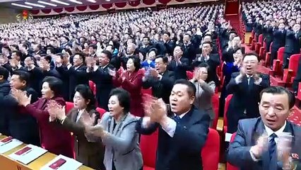 Kim admite erros na economia