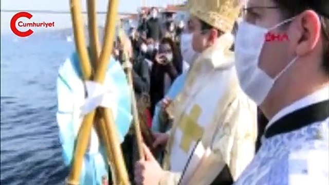 Üsküdar'da haç çıkarma töreni