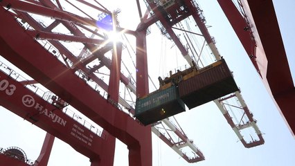 인천항 물동량 최고 기록 경신...해외직구도 한몫! / YTN