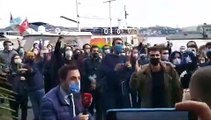 Beyaz TV muhabiri anons çekerken Boğaziçi öğrencileri: 