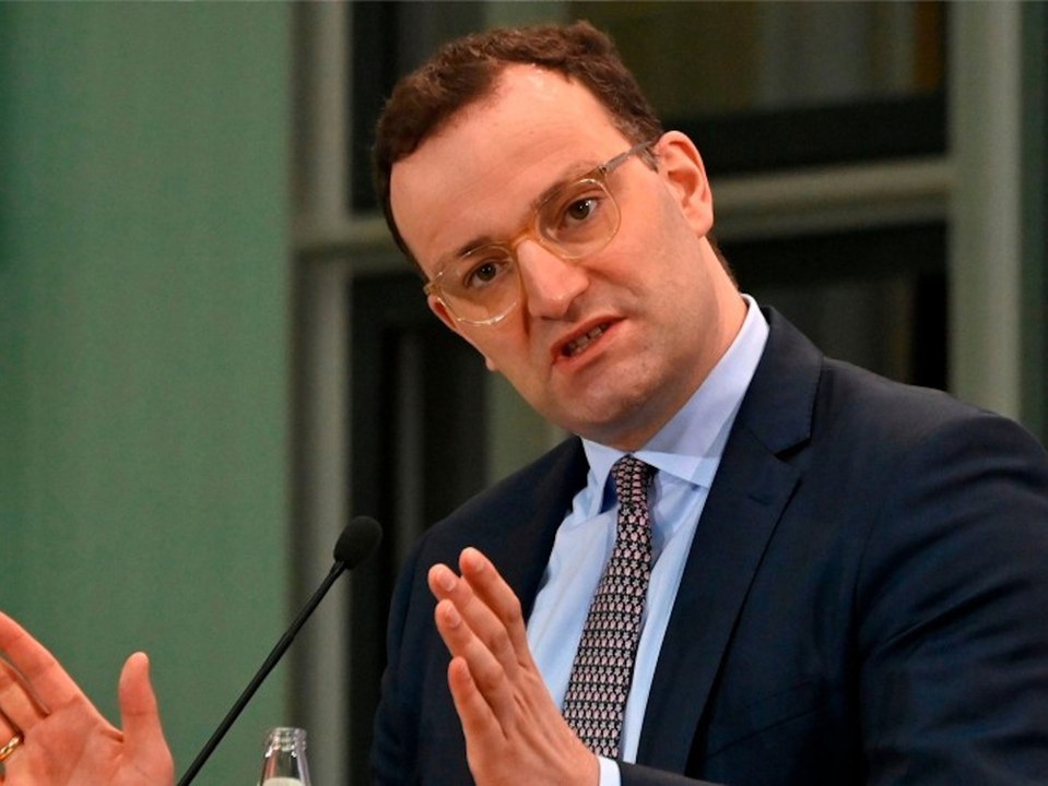 Jens Spahn: 'Haben mehr als genug Impfstoff bestellt'