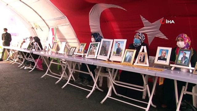 HDP önündeki aileler, evlatlarından gelecek mutlu haberi bekliyor