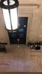 Momento en el que fuerzan las puertas del Capitolio