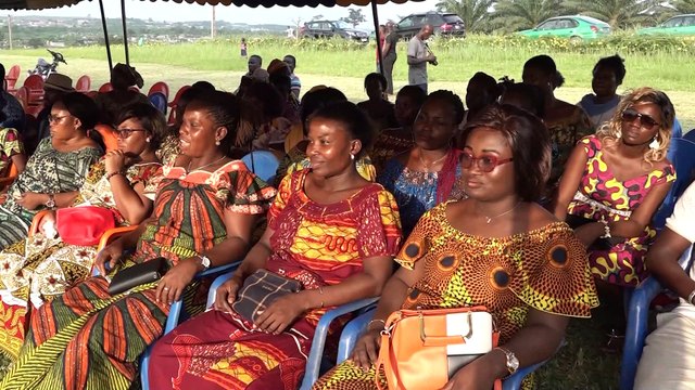 Hien Sié Yacouba offre des bons de permis de conduire et des pépinières d'hévéa à la jeunesse d'hévéa