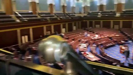 Turba asalta el Capitolio de EEUU y Trump es acusado de intento de "golpe"