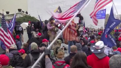 트럼프 지지자 美 의사당 진입 '혼란'...여성 1명 사망 / YTN