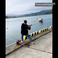 Humorous Funny How Chinese people fish after drink alcohol