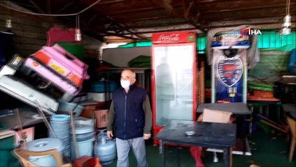 Hırsızlar parktaki oyuncak grubunu talan etti