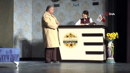 Şehir tiyatrosu oyuncularının büyük başarısı