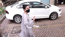 Kareena Kapoor Khan spotted at Bandra; Watch Video |FilmiBeat