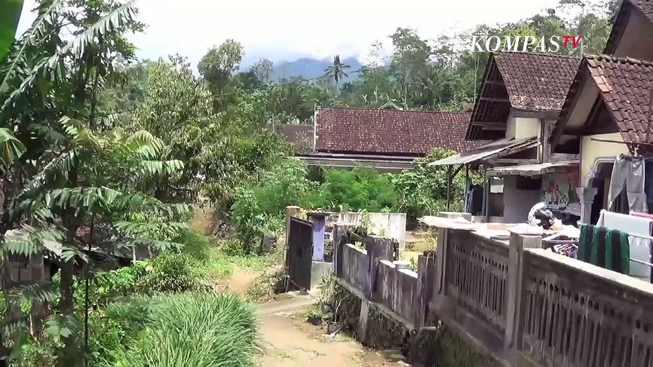 Bangkit Dan Sukses! Pemuda Blitar Usaha Lukis Dari Limbah Daun Jati