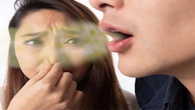 मुंह से बदबू आने के कारण व उपाय ।Mouth Smell Reason and Remedy ।Boldsky