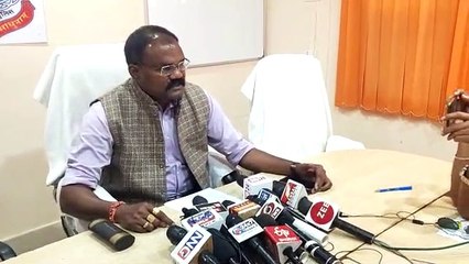 पुलिस को देखते ही भागने लगा यह शख्स, जब ली गई तलाशी तो मिले 10 लाख के 400 नग हीरे