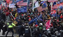 Pendukung Trump serbu Gedung Capitol: Apa yang terjadi?