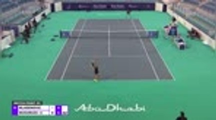 Abu Dhabi - Muguruza domine Mladenovic