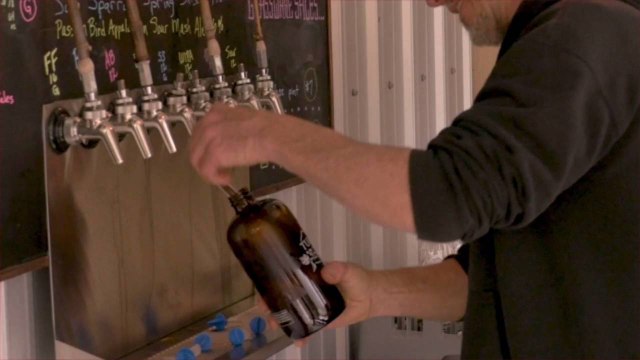#FreeTheGrowler: Midsize Minnesota Breweries Fight for the Right to Sell Draft Beer To-Go