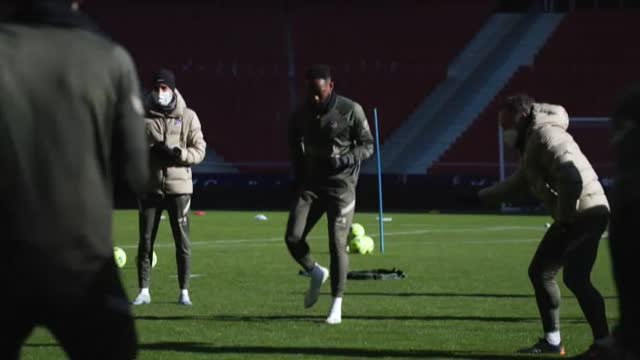 El Atlético se ejercita en el Metropolitano para preparar el partido ante el Éibar