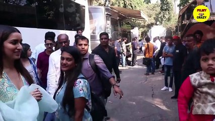 Tiger Shroff Helps Shraddha Kapoor in Awkward Moments at Baaghi 3 promotion - Sweet Gesture by Him