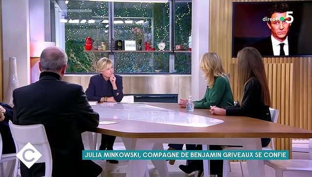Julia Minkowski, la compagne de Benjamin Griveaux, dans l'émission C à vous sur France 5, le 7 janvier 2021.