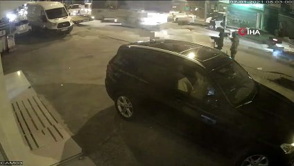 Bağcılar'da lüks aracın elektronik aksamını dakikalar içerisinde böyle çaldılar