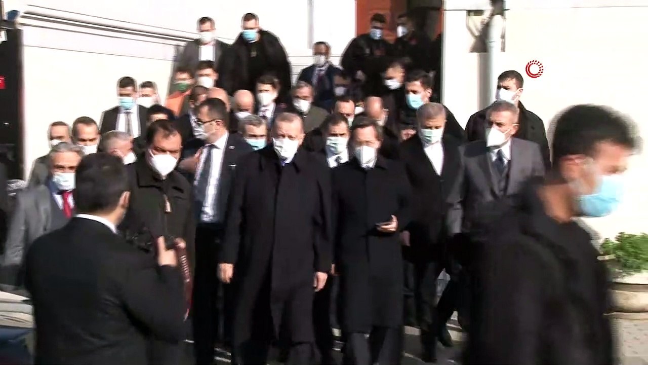 Cumhurbaşkanı Erdoğan:  'ABD tarihinde olmamış bir vaka ile karşı karşıya olduklarını görüyoruz. Çünkü lafa geldiğinde demokrasinin beşiği diye ifade edilen ABD'deki bu süreç tüm insanlığı şoke etmiştir, şaşı