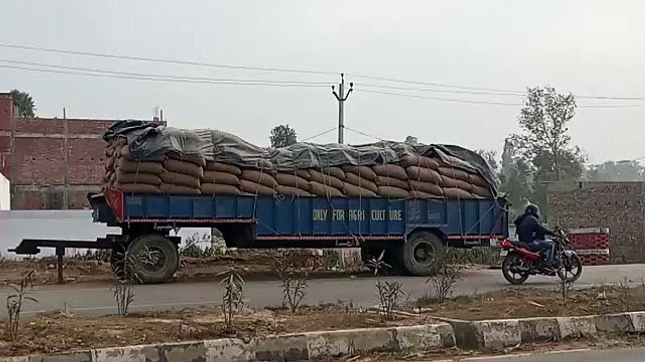 जिले में ओवरलोड ट्रकों का कारवां थम नहीं रहा
