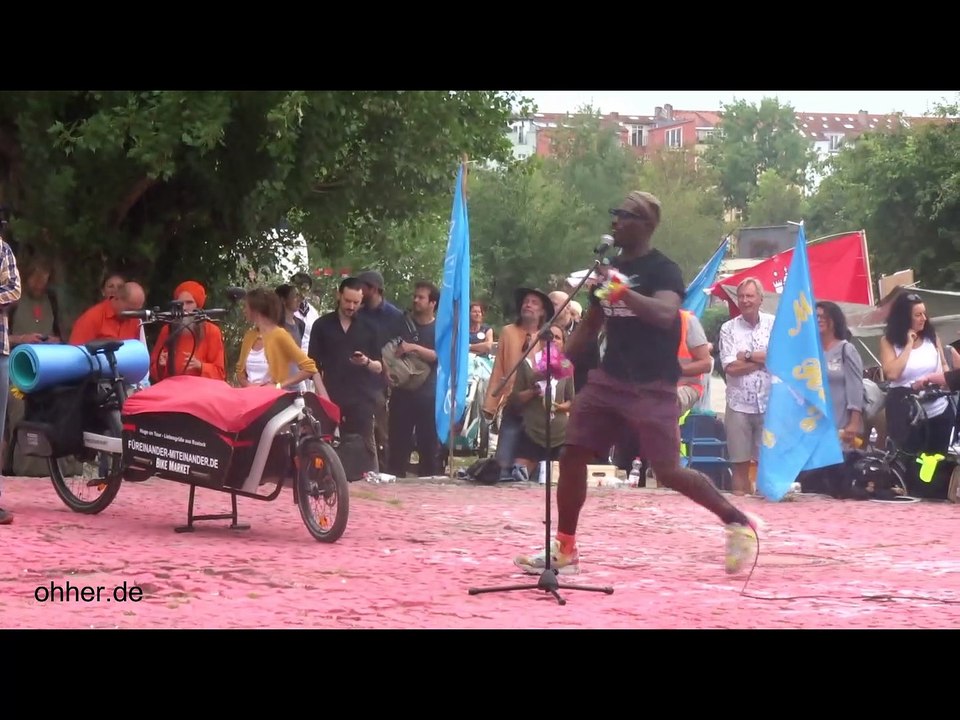 Nana sagt Frieden...