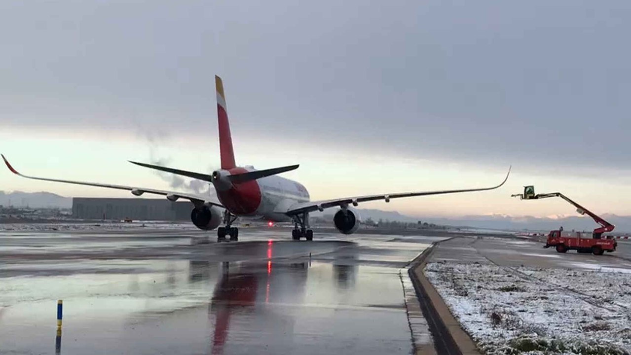 La nieve activa la plataforma de deshielo de Iberia