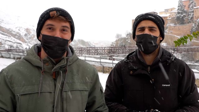 Vecinos de Cuenca ven la nevada como un regalo