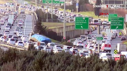 İstanbul'da kısıtlaması öncesi trafik yoğunluğu